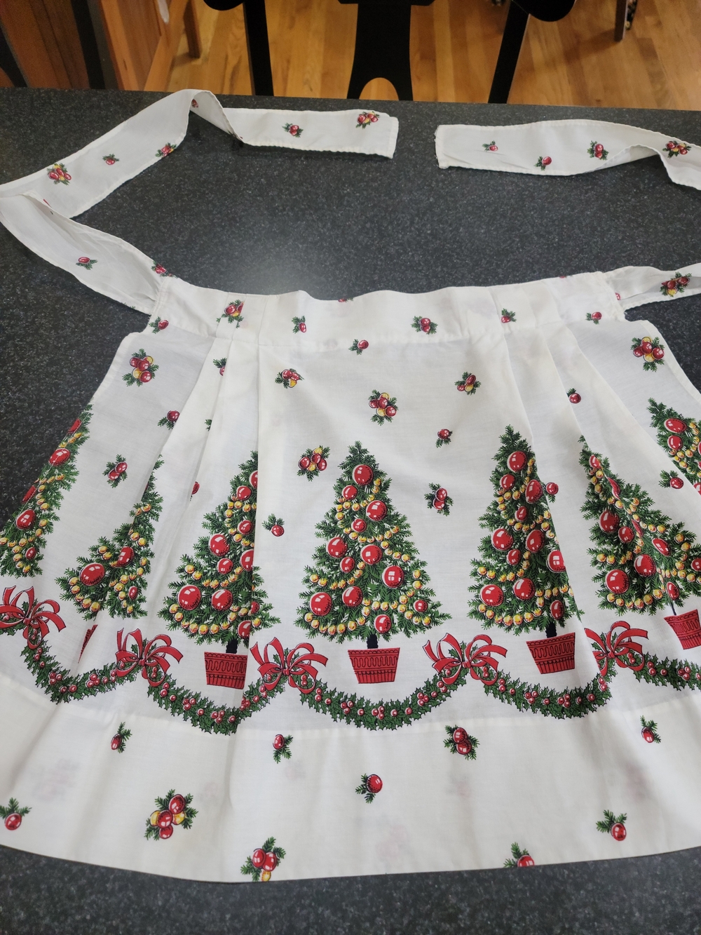 Vintage Christmas Tree Half Apron in White with Red & Green Holiday Print